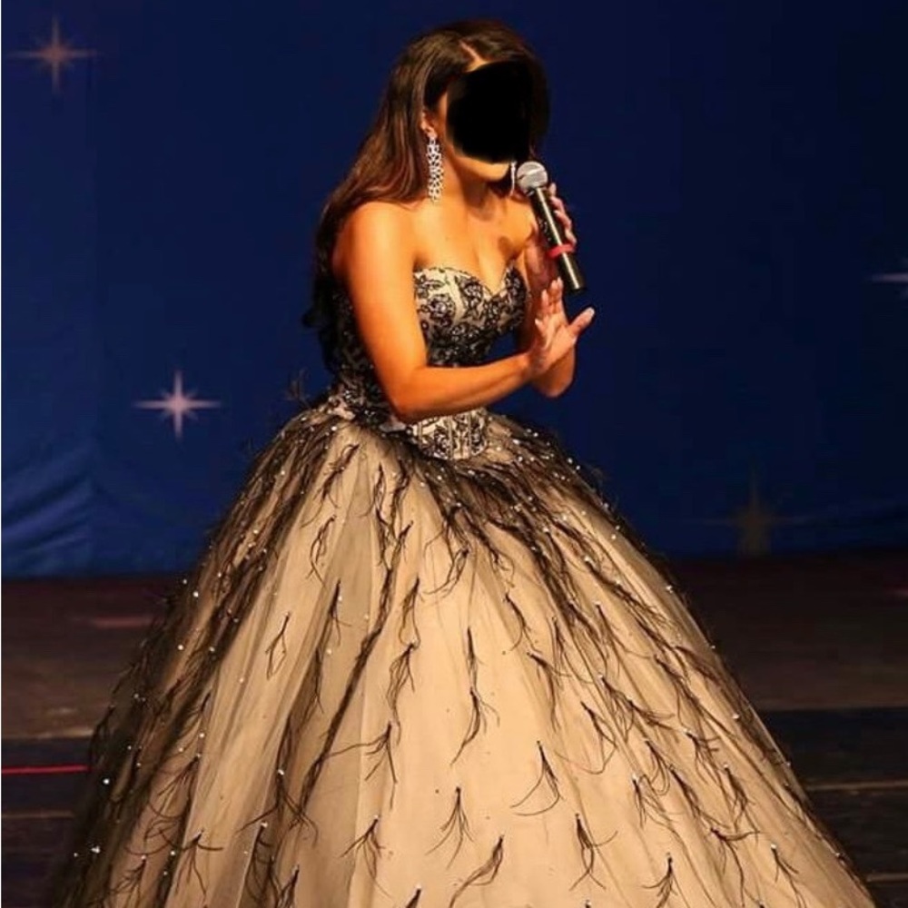 Beautiful strapless unique dress
